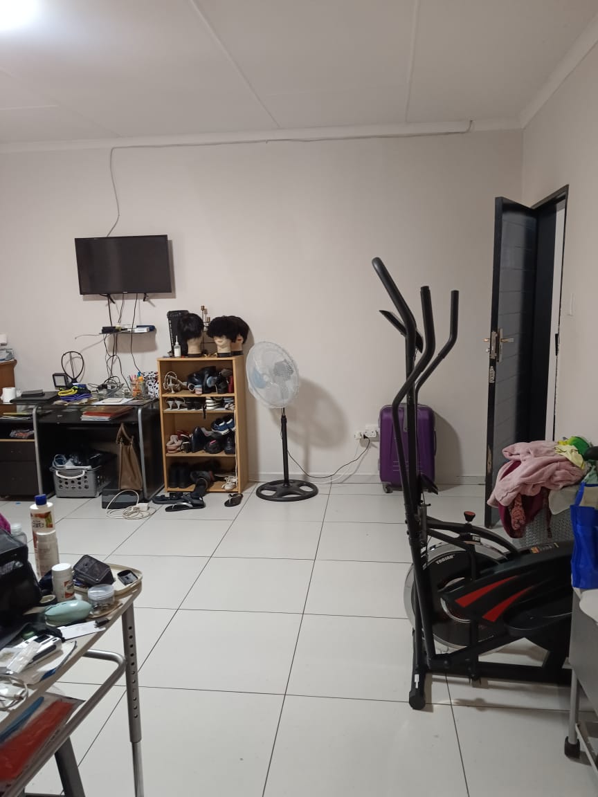 6 Bedroom Property for Sale in Flamwood North West